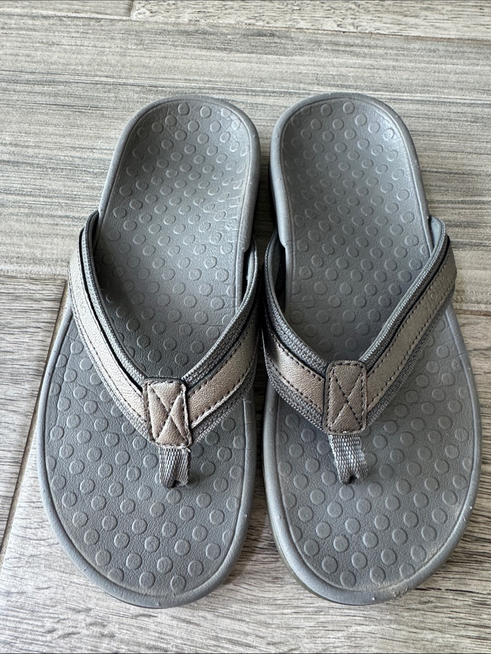 Vionic Women’s Gray Comfort Flip Flop Sandals
